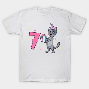 I am 7 with cat - girl birthday 7 years old T-Shirt